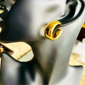 14K Yellow Gold MILOR Italy Chunky Rounded Hoop Earrings